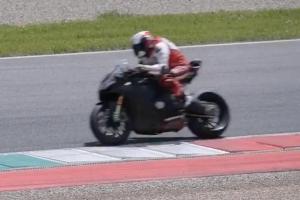 Свежее видео Ducati V4. Звук мотора Desmosedici Stradale