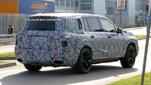 Новый Mercedes-Benz GLS впервые замечен на тестах