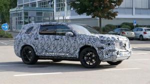 Новый Mercedes-Benz GLS впервые замечен на тестах