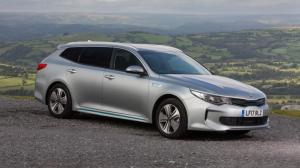 KIA начинает продажи гибридного универсала Optima SW PHEV