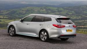 KIA начинает продажи гибридного универсала Optima SW PHEV