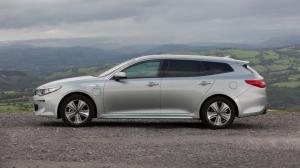 KIA начинает продажи гибридного универсала Optima SW PHEV
