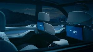 В сеть «утекли» официальные фото BMW X7