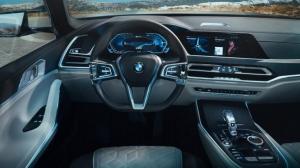 В сеть «утекли» официальные фото BMW X7