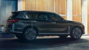 В сеть «утекли» официальные фото BMW X7