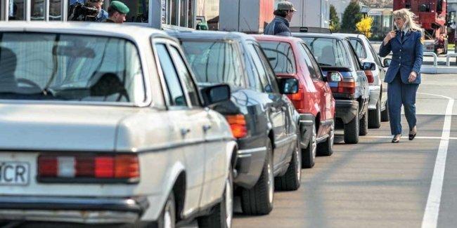 В Украине хотят закрыть границу для автомобилей с еврономерами