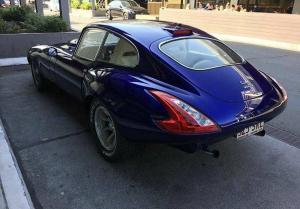 На классический Jaguar E-Type установили фонари и фары от Nissan 370Z. Получилось не очень