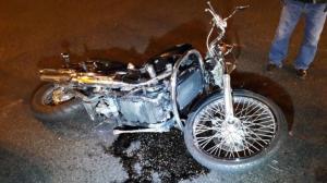 Пара на мотоцикле пострадала в ДТП в Алматы