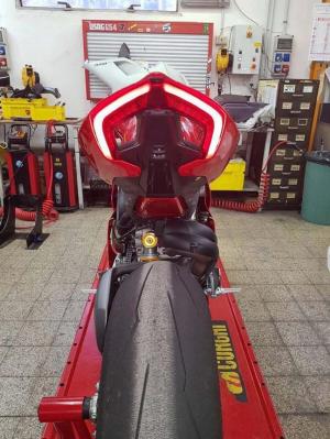 Шпионские фото Ducati Panigale V4 2018