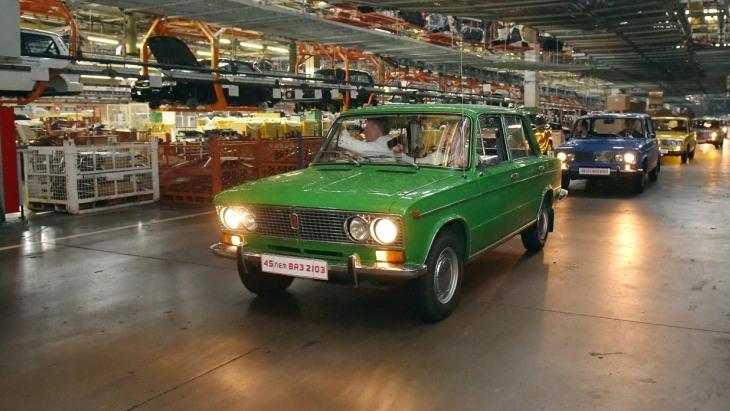ВАЗ-2103 празднует 45-летний юбилей