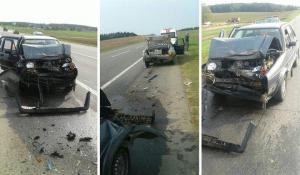 В Минском районе VW врезался в стоящий на обочине Audi: пострадали два человека
