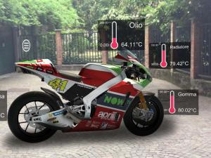 Aprilia представила шлем дополнительной реальности для механиков в MotoGP