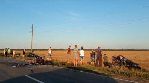 При столкновении двух автомобилей в Крыму погибли четыре человека
