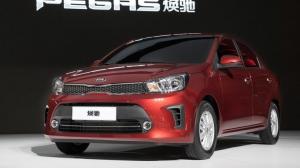 «Бюджетный» седан KIA Pegas «показал» интерьер