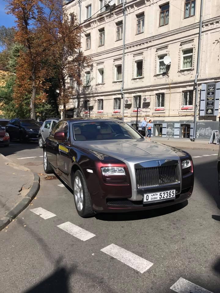 Мастер парковки на Rolls-Royce