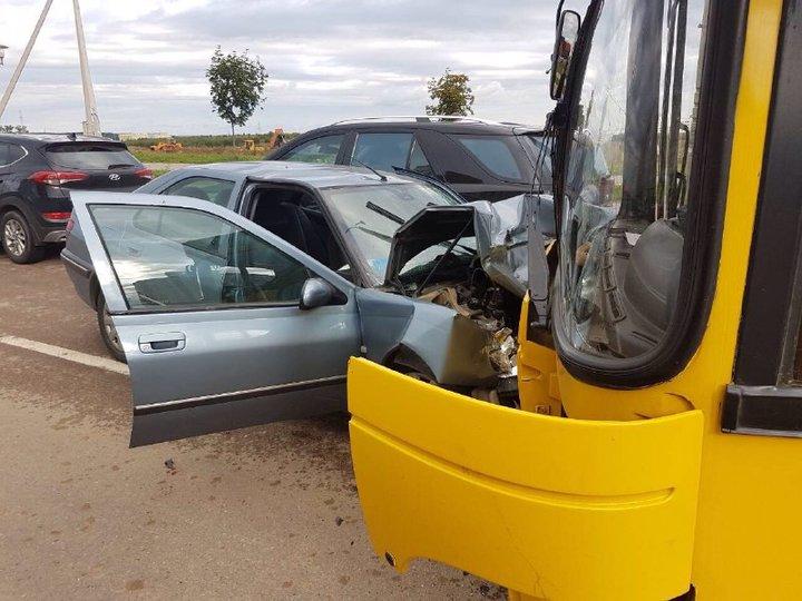 В Минске водитель Peugeot уснул за рулем и врезался в рейсовый автобус

