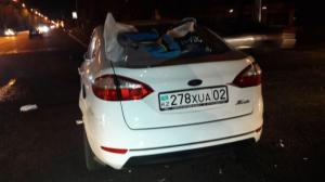Две легковушки "уничтожили" друг друга в Алматы