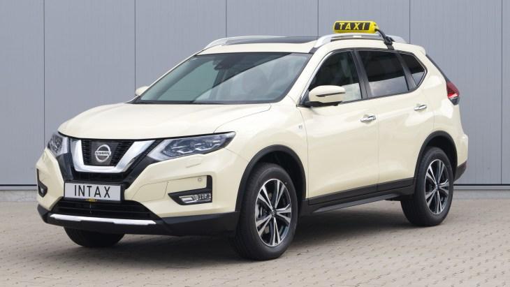 Кроссовер Nissan X-Trail превратили в такси
