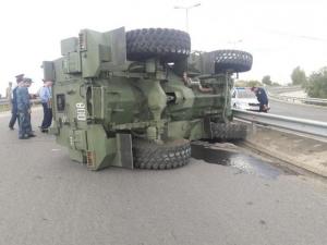 Боевая машина перевернулась в Семее: погиб солдат