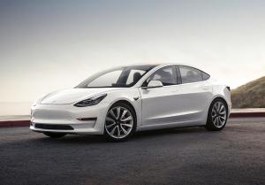 Tesla отказалась побороться за звание лучшей машины года в США