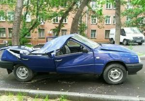 Ураган в Москве уничтожил «Иж Оду» почти без пробега