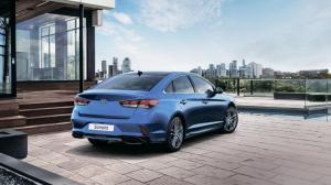 Hyundai Sonata в России: озвучены рублёвые цены и комплектации