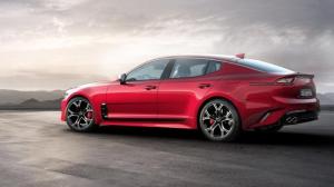 Модель KIA Stinger получит двигатель V8