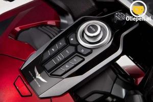 Первые фотографии Honda Gold Wing 2018
