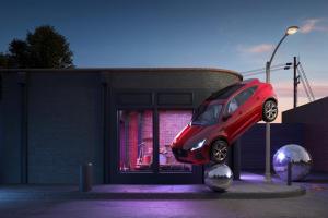 Jaguar E-Pace поместили в «деформированную реальность»