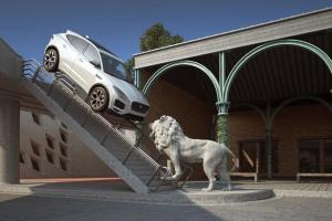 Jaguar E-Pace поместили в «деформированную реальность»
