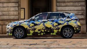 Кросс-купе BMW X2 рассекает по улицам Милана