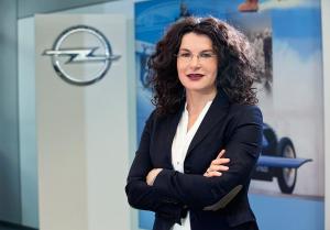 Главный маркетолог Opel займется косметикой