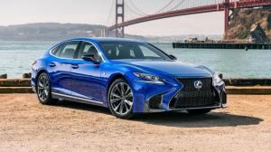 Дешевле конкурентов: названы официальные цены нового Lexus LS