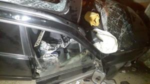 В Алматы Subaru снес забор дома