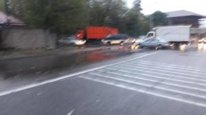 В Алматы водитель внедорожника оставил без света жилой квартал