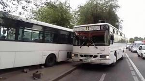 До конца года в Алматы поступят 554 новых автобуса