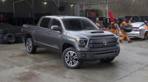 Компания Toyota выпустит гибридный пикап