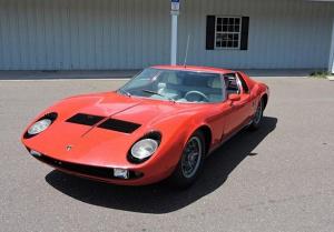 Lamborghini Miura, простоявшую в гараже 46 лет, продадут за 1,5 миллиона долларов