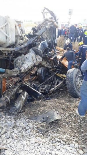 Поезд снес грузовик в Шымкенте