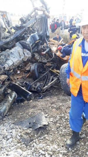 Поезд снес грузовик в Шымкенте