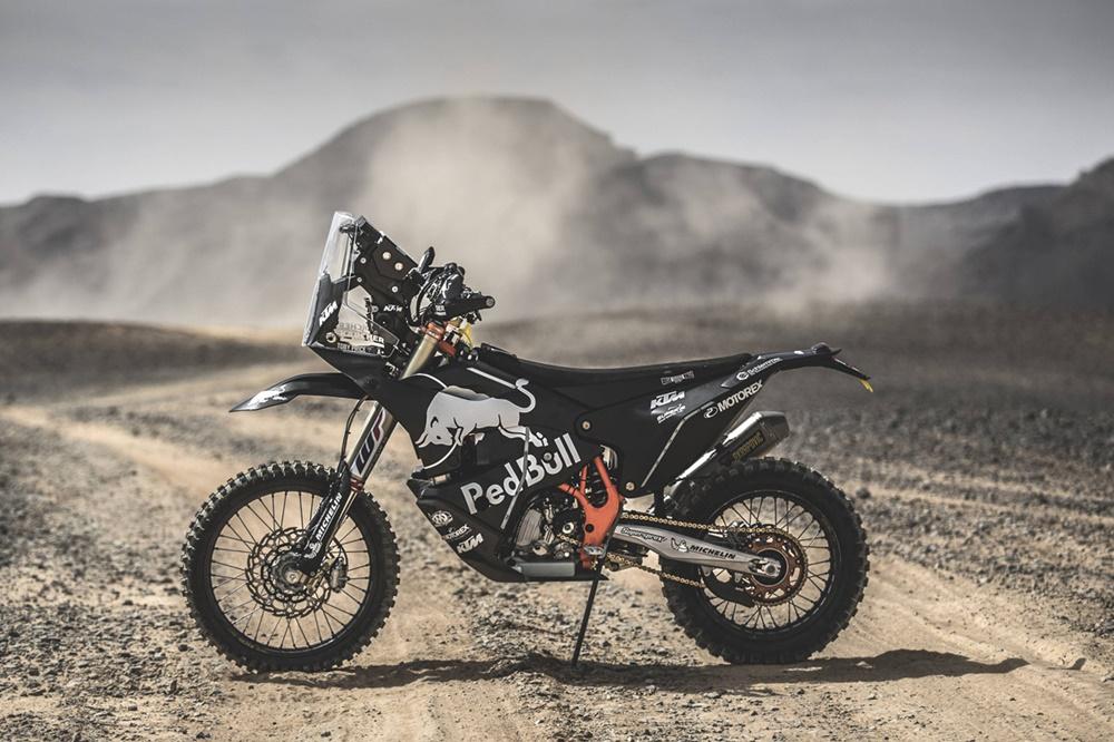 Раллийный мотоцикл KTM 450 Rally в черном цвете