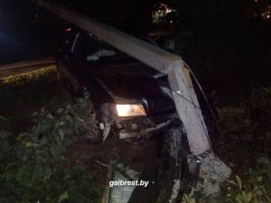 В Пинске пьяная 18-летняя девушка на Audi врезалась в столб через три недели после получения прав

