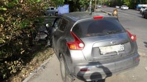 Внедорожник сбил пешехода после ДТП в Алматы