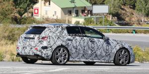 Mercedes представит хэтчбек A-Class нового поколения в марте 2018 года

