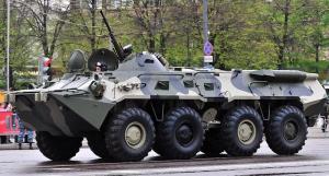 В пригороде Донецка украинский БТР протаранил кортеж ОБСЕ