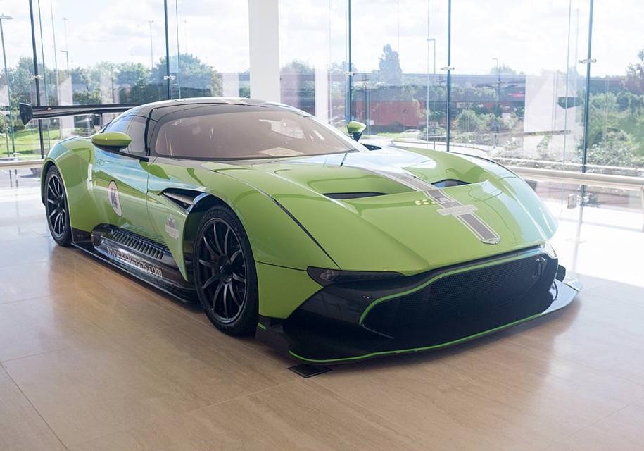 Редкий Aston Martin в цвете Lamborghini оценили в 206 миллионов рублей