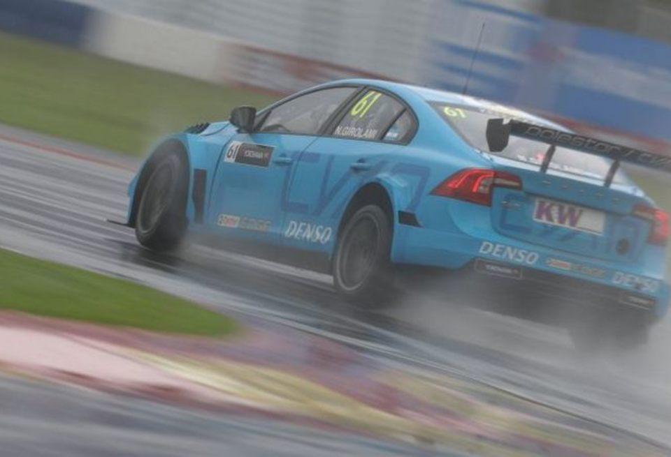 Нестор Жиролами выиграл дебютную поул-позицию в WTCC