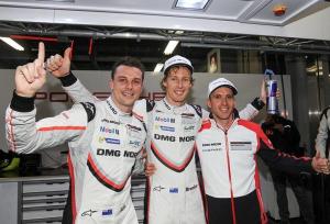 Брендон Хартли и Эрл Бамбер принесли Porsche LMP1 поул-позицию на Фудзи