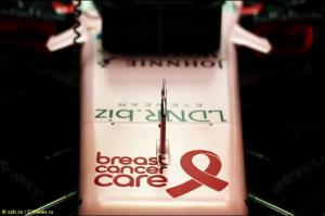 Force India поддерживает больных раком груди