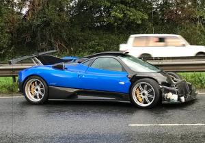 Уникальную версию Pagani Zonda разбили в Великобритании